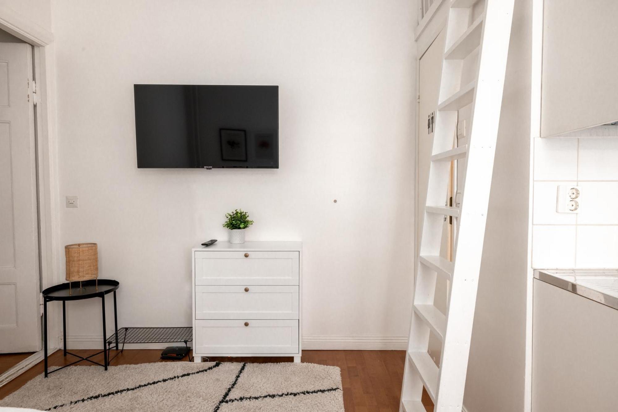 2Ndhomes Cozy And Compact Studio In Kamppi Helsínquia Exterior foto